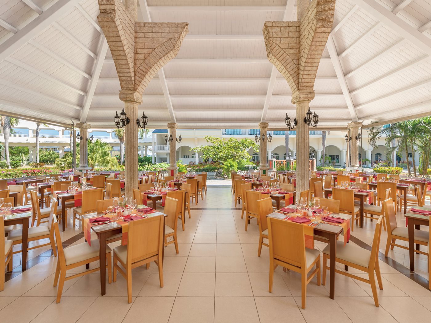 Restaurants and bars Fiesta Americana Holguin