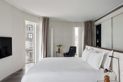 3 Bedroom Beyond ME Suite Panoramique City View, ME London