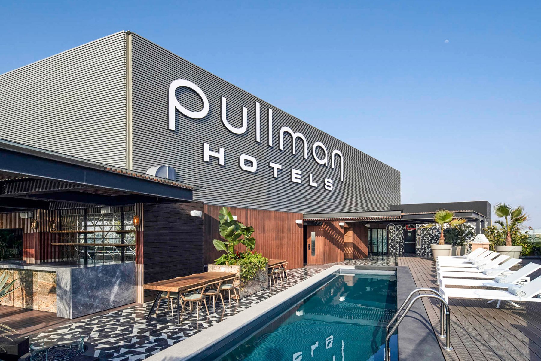 Rooftop pool, Pullman Lima Miraflores