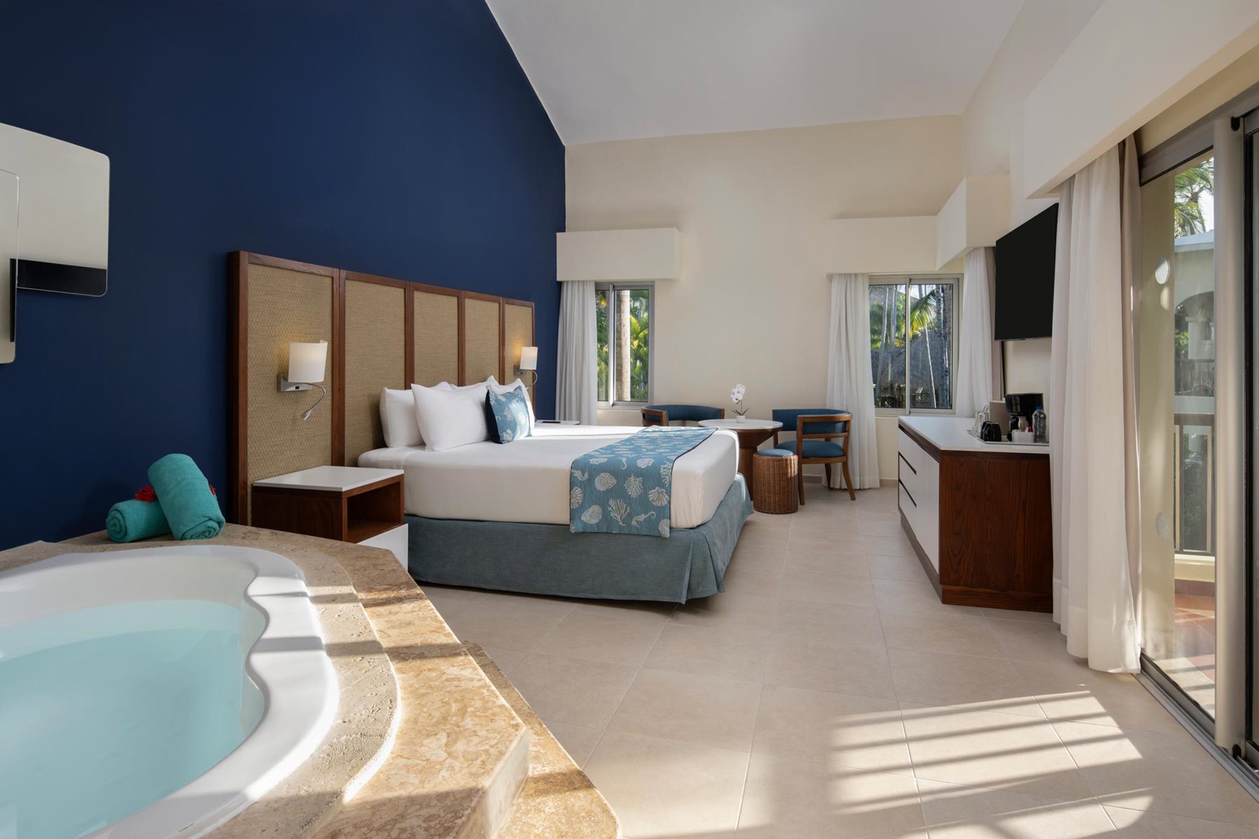 Junior Suite Premium Tropical View with Private Jacuzzi, Impressive Premium Punta Cana
