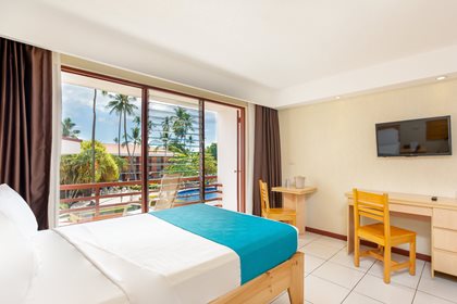 Chambre vue piscine avec balcon, Best Western Jaco Beach Resort