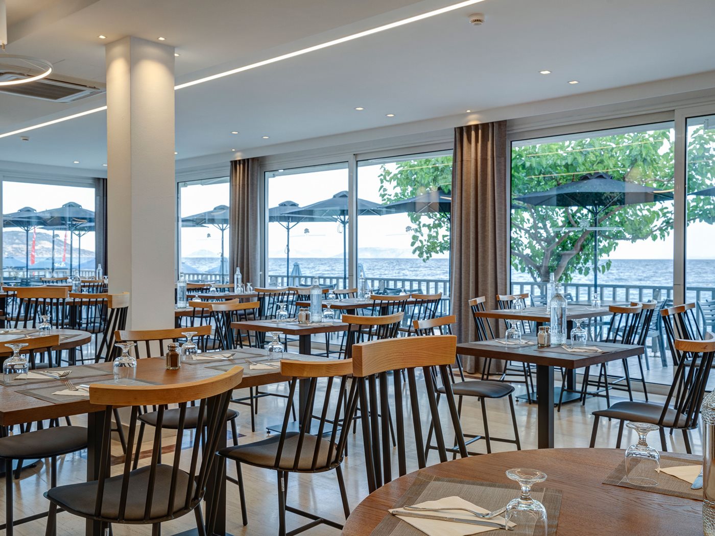 Thea Restaurant, Kinetta Beach Resort & Spa