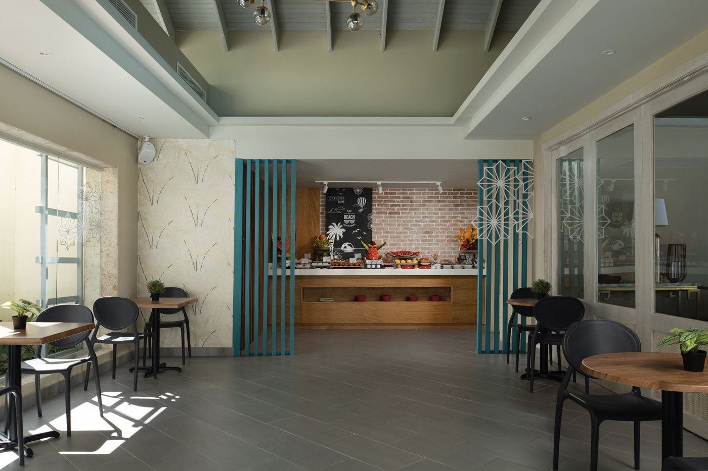 Lounge Bistro, Select at Casa Marina