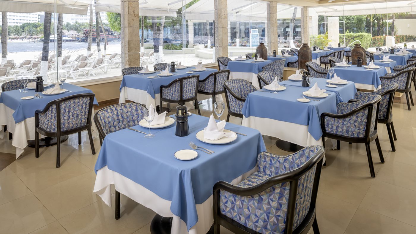 La Claraboya oceanfront casual dining at Occidental Costa Cancún serving quick bites near the beach in the Cancun Hotel Zone